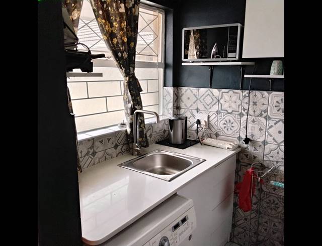 1 bed property to rent in ROSEBANK